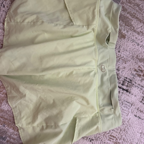 Work out shorts - Picture 2 of 2